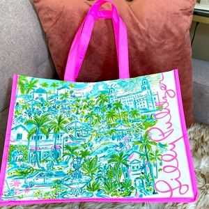 Lilly Pulitzer Vinyl Tote Bag. NWOT 
1 Large waterproof reusable Tote Bag
